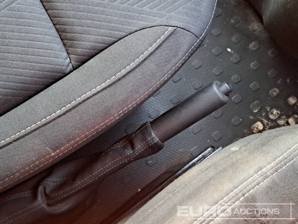 Commercial vehicle 2021 Renault Traffic: picture 31 Commercial vehicle 2021 Renault Traffic: picture 31