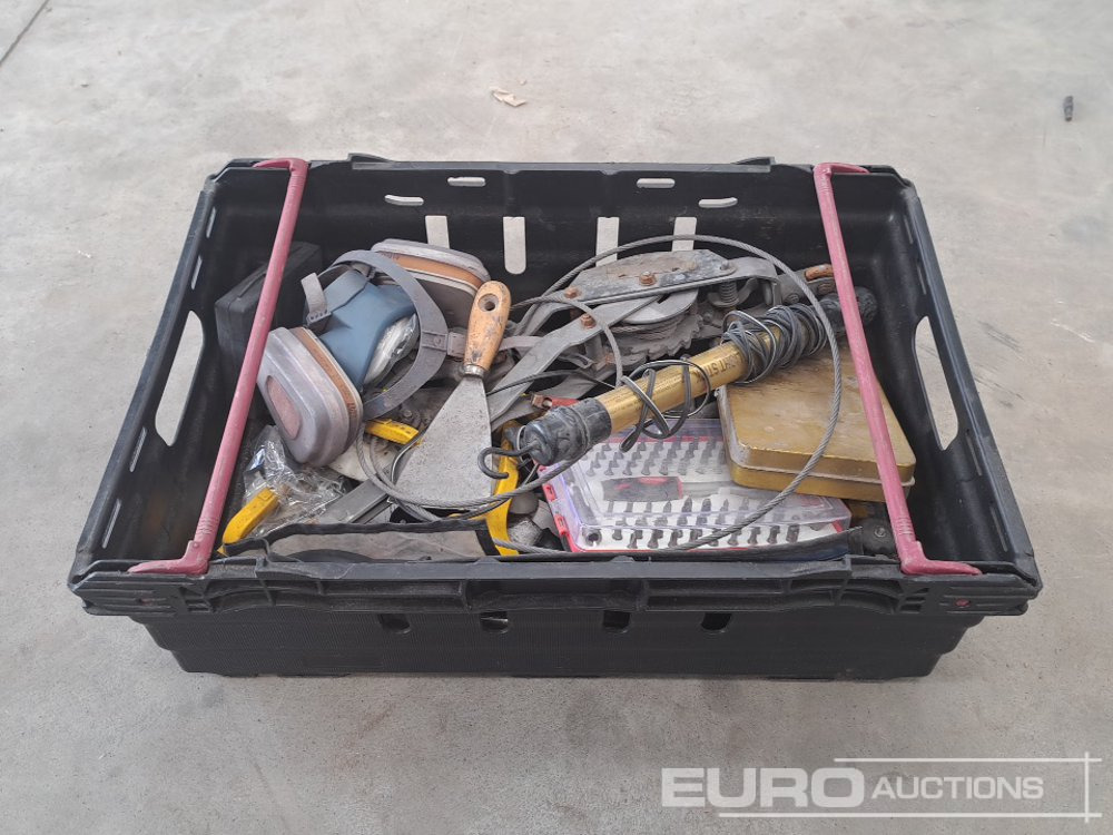 Crate of Miscellaneous Tools - Workshop equipment: picture 4 Crate of Miscellaneous Tools - Workshop equipment: picture 4