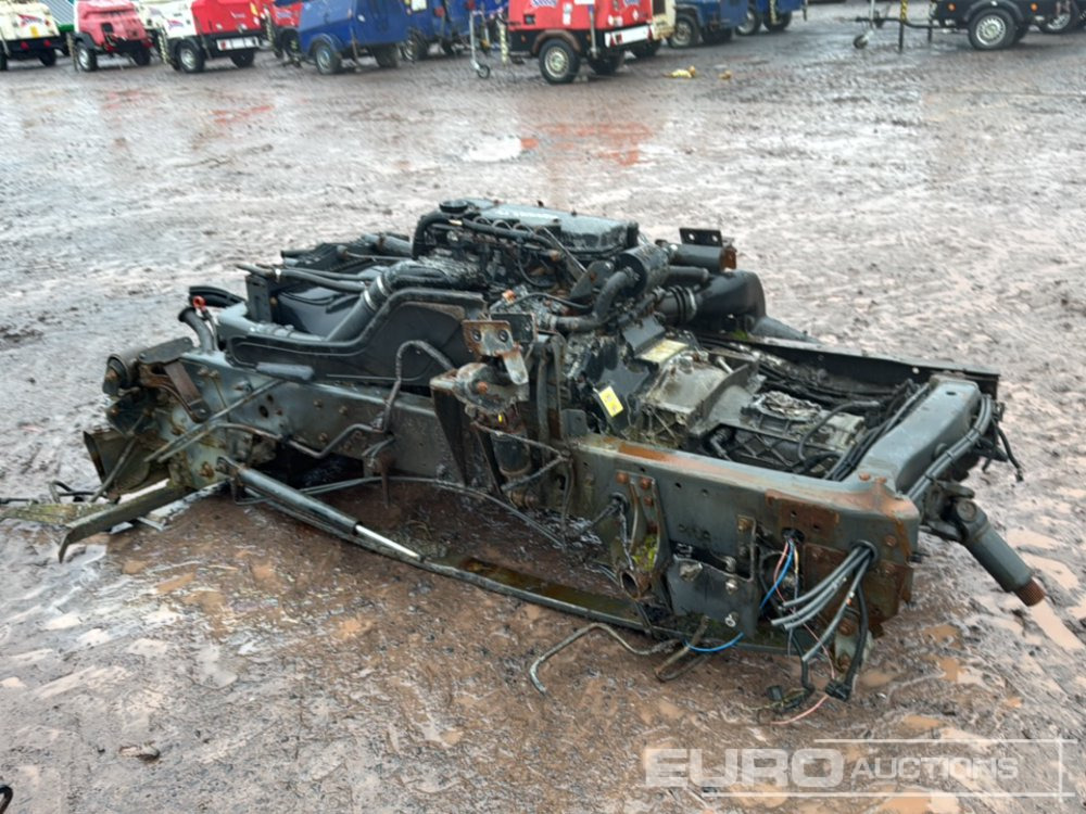 Cummings 4 Cylinder Diesel Engine & Gearbox - Engine: picture 2 Cummings 4 Cylinder Diesel Engine & Gearbox - Engine: picture 2