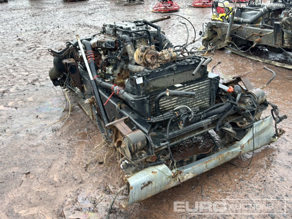 Cummings 4 Cylinder Diesel Engine & Gearbox - Engine: picture 3 Cummings 4 Cylinder Diesel Engine & Gearbox - Engine: picture 3