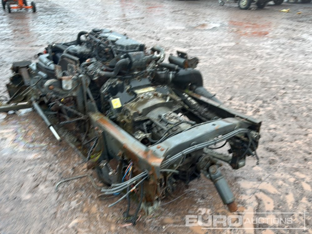 Cummings 4 Cylinder Diesel Engine & Gearbox - Engine: picture 3 Cummings 4 Cylinder Diesel Engine & Gearbox - Engine: picture 3