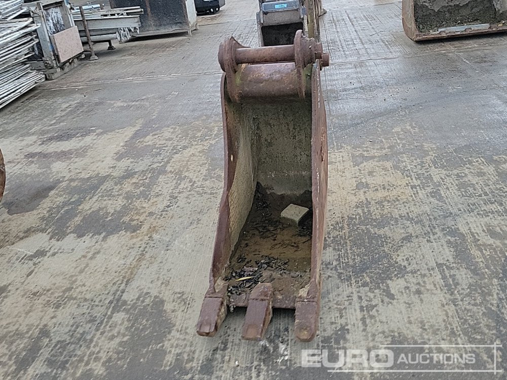 Geith 18" Digging Bucket 65mm Pin to suit 13 Ton Excavator - Bucket: picture 2 Geith 18" Digging Bucket 65mm Pin to suit 13 Ton Excavator - Bucket: picture 2