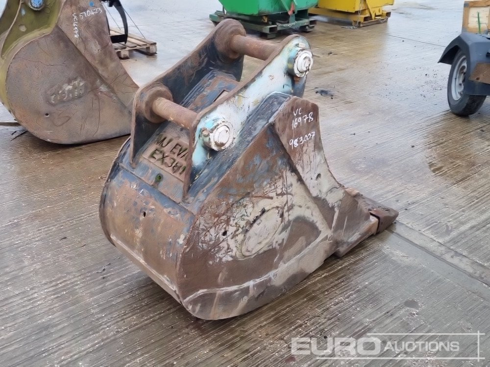 Geith 24" Digging Bucket 65mm Pin to suit 13 Ton Excavator - Bucket: picture 5 Geith 24" Digging Bucket 65mm Pin to suit 13 Ton Excavator - Bucket: picture 5