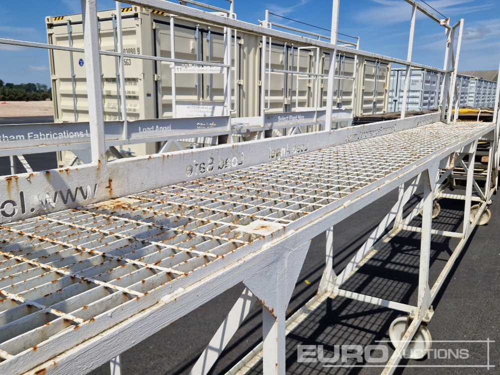 Construction equipment Grantham Fabrications 20' Wheeled 6 Step Access Platform: picture 10