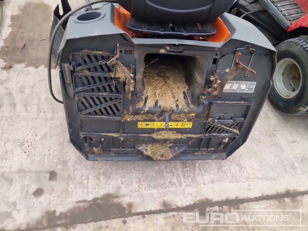 Garden mower Husqvarna TC138 Petrol Lawnmower, Briggs & Stratton Engine: picture 11