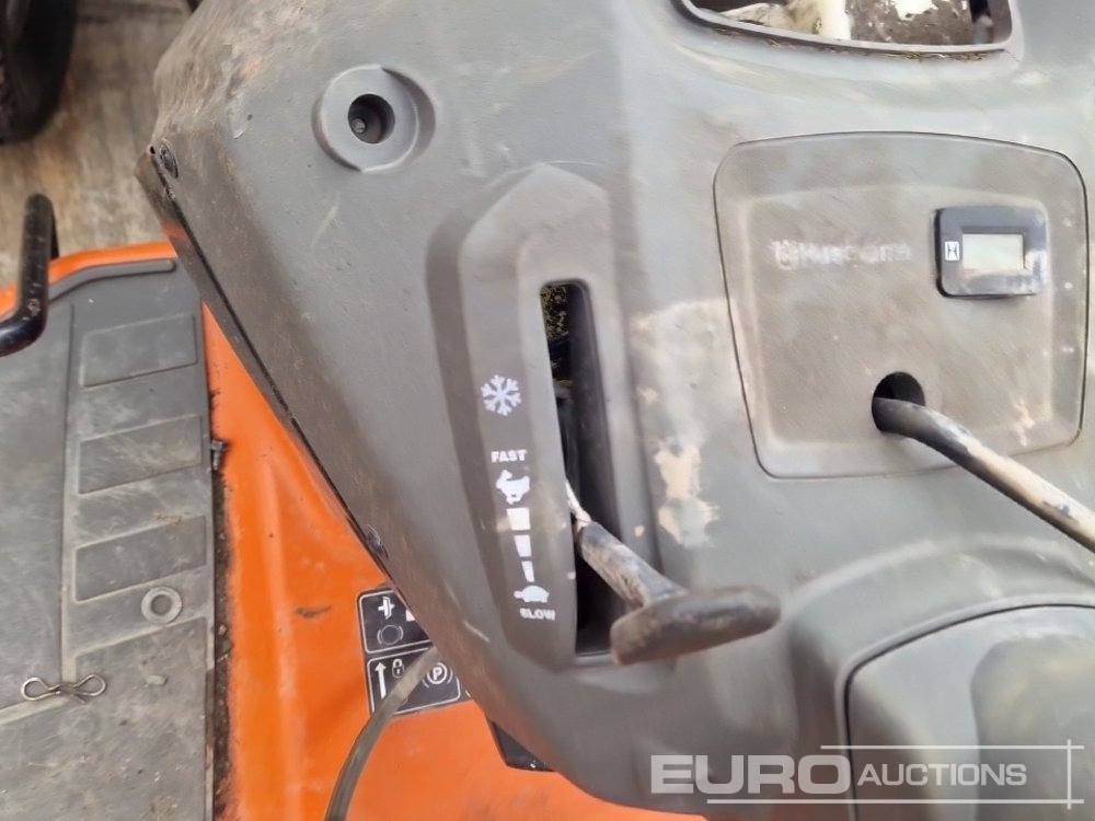 Garden mower Husqvarna TC138 Petrol Lawnmower, Briggs & Stratton Engine: picture 15