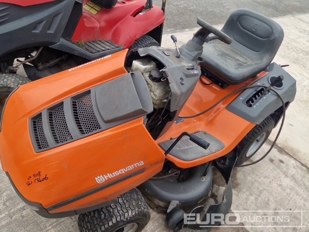Husqvarna TC138 Petrol Lawnmower, Briggs & Stratton Engine - Garden mower: picture 5 Husqvarna TC138 Petrol Lawnmower, Briggs & Stratton Engine - Garden mower: picture 5
