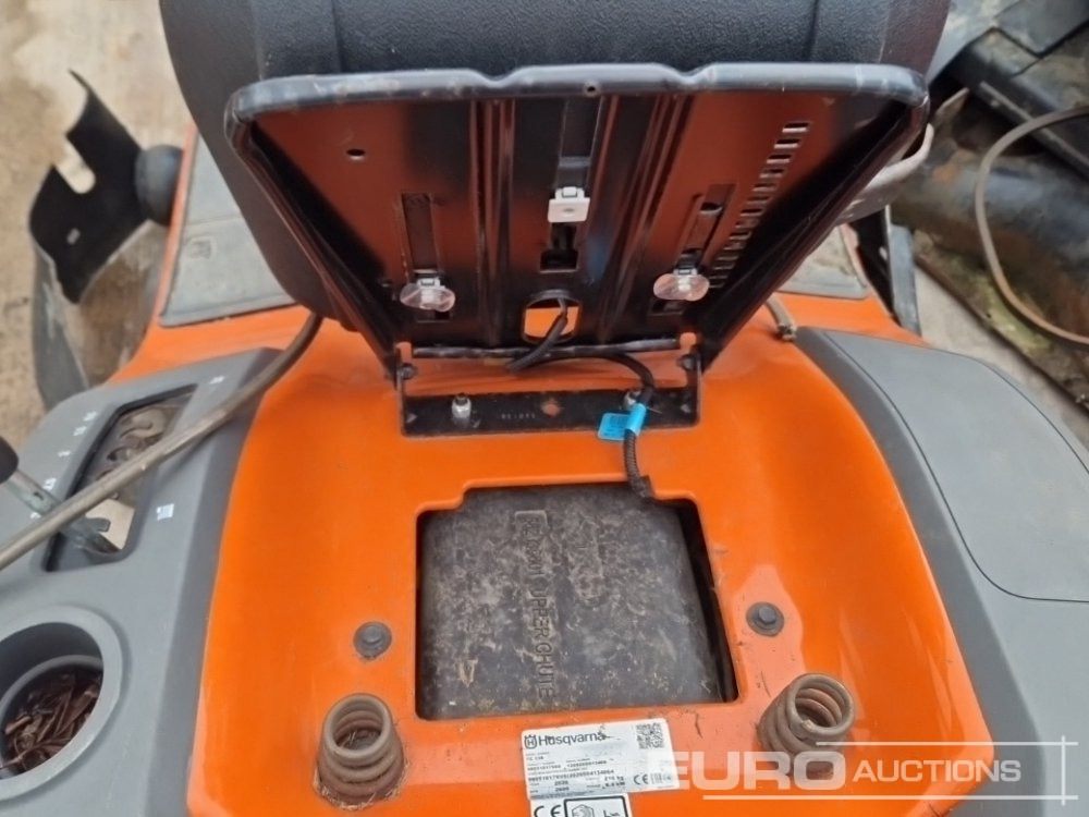 Garden mower Husqvarna TC138 Petrol Lawnmower, Briggs & Stratton Engine: picture 16