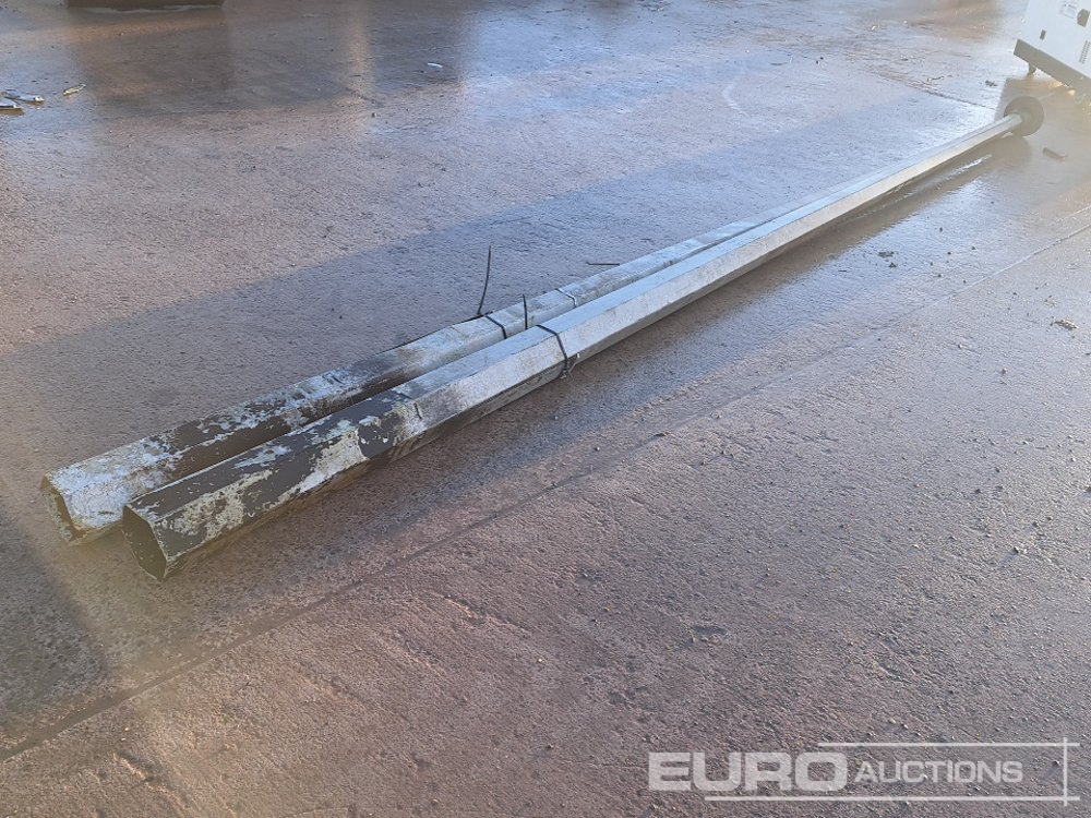 Lamp Posts (2 of) - Tool/ Equipment: picture 1 Lamp Posts (2 of) - Tool/ Equipment: picture 1