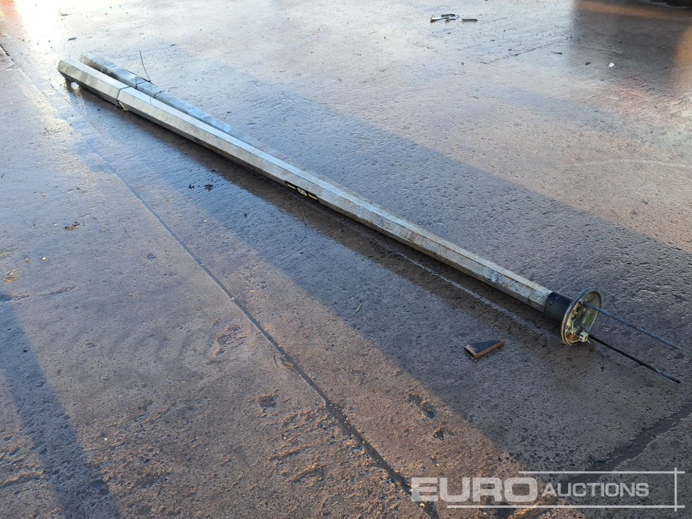 Lamp Posts (2 of) - Tool/ Equipment: picture 2 Lamp Posts (2 of) - Tool/ Equipment: picture 2