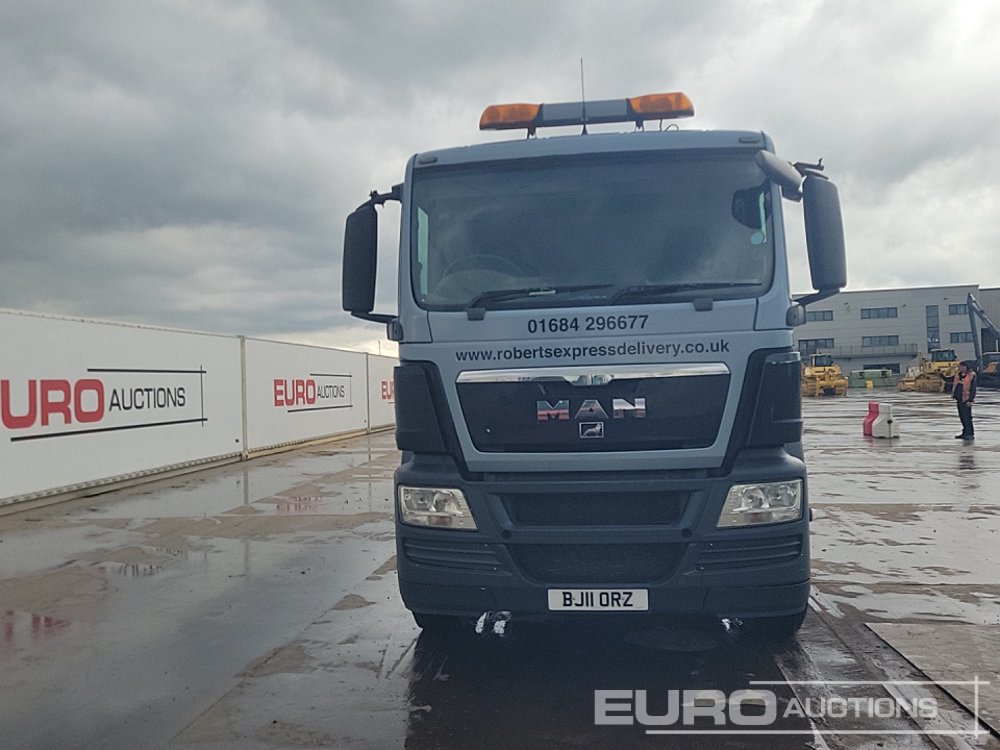 Dropside/ Flatbed truck MAN 26.400: picture 8
