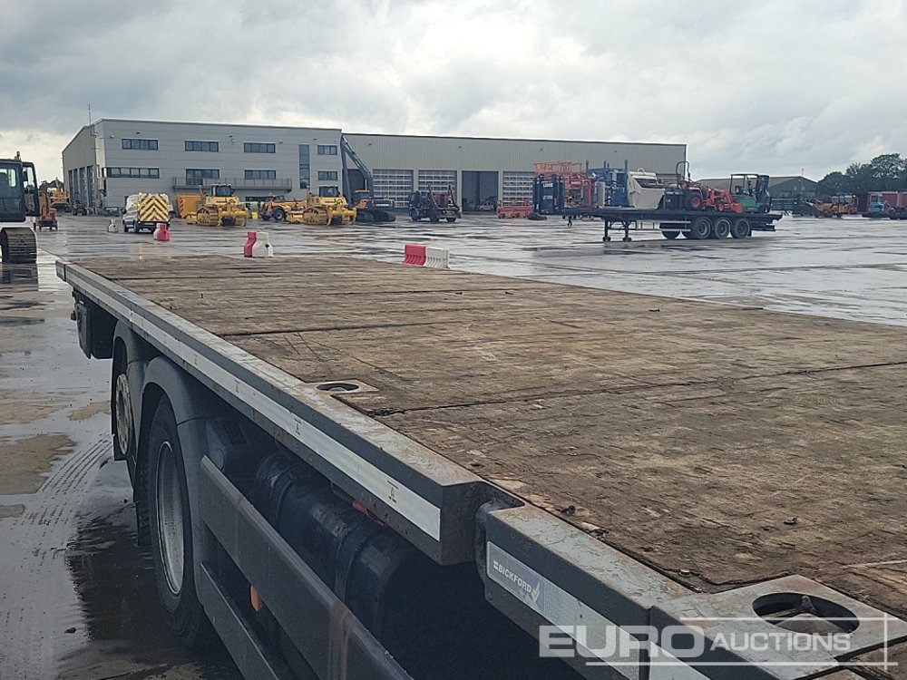Dropside/ Flatbed truck MAN 26.400: picture 15