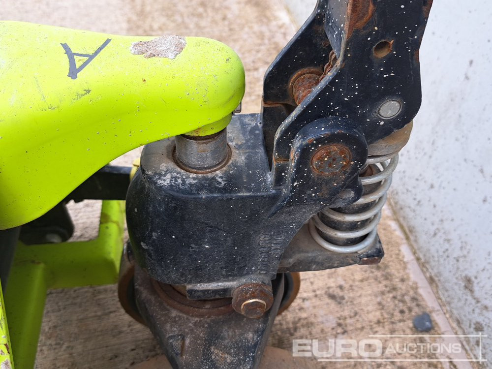 Material handling equipment 2500Kg Pallet Truck: picture 13