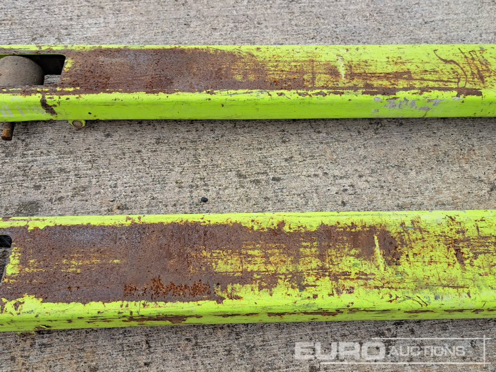 Material handling equipment 2500Kg Pallet Truck: picture 11