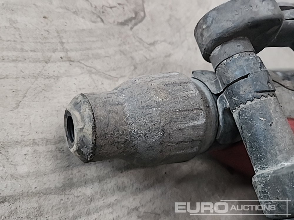 Milwaukee 110 Volt Hammer Drill - Construction equipment: picture 5 Milwaukee 110 Volt Hammer Drill - Construction equipment: picture 5