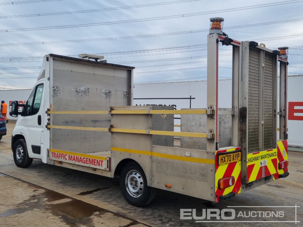 Peugeot Boxer 335 - Open body delivery van: picture 3 Peugeot Boxer 335 - Open body delivery van: picture 3