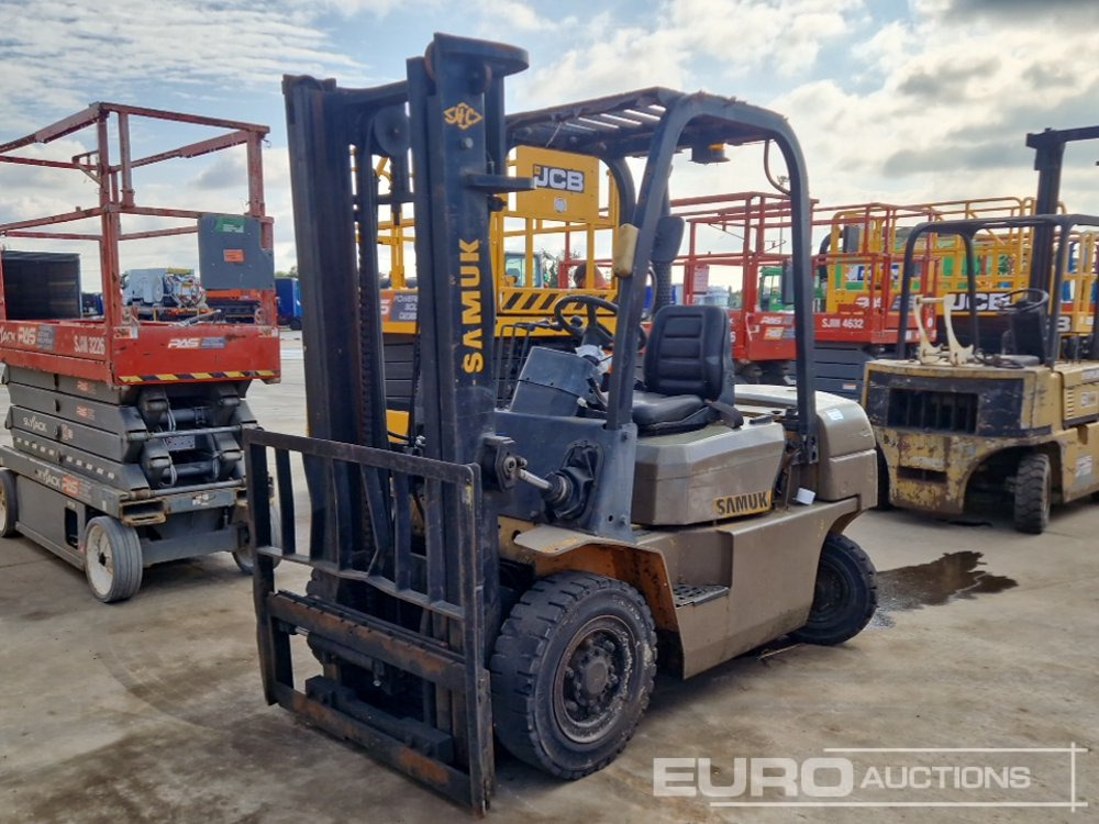 Samuk Diesel Forklift, 2 Stage Mast, Side Shift (No Steering & Hydraulic Leak) - Diesel forklift: picture 1 Samuk Diesel Forklift, 2 Stage Mast, Side Shift (No Steering & Hydraulic Leak) - Diesel forklift: picture 1