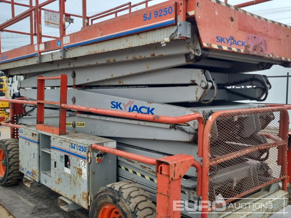 Aerial platform SkyJack SJ9250: picture 21