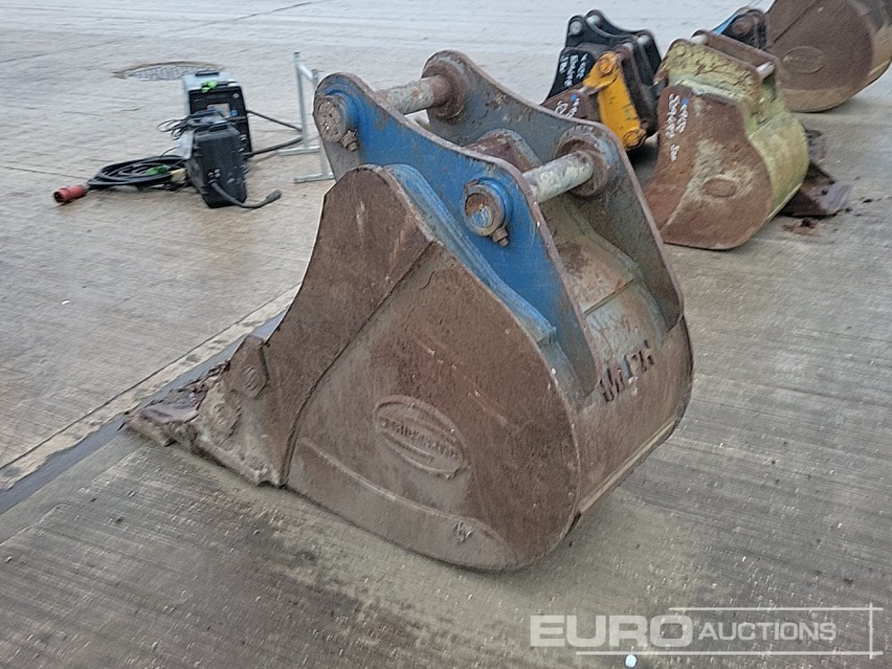 Strickland 24" Digging Bucket 65mm Pin to suit 13 Ton Excavator - Bucket: picture 5 Strickland 24" Digging Bucket 65mm Pin to suit 13 Ton Excavator - Bucket: picture 5