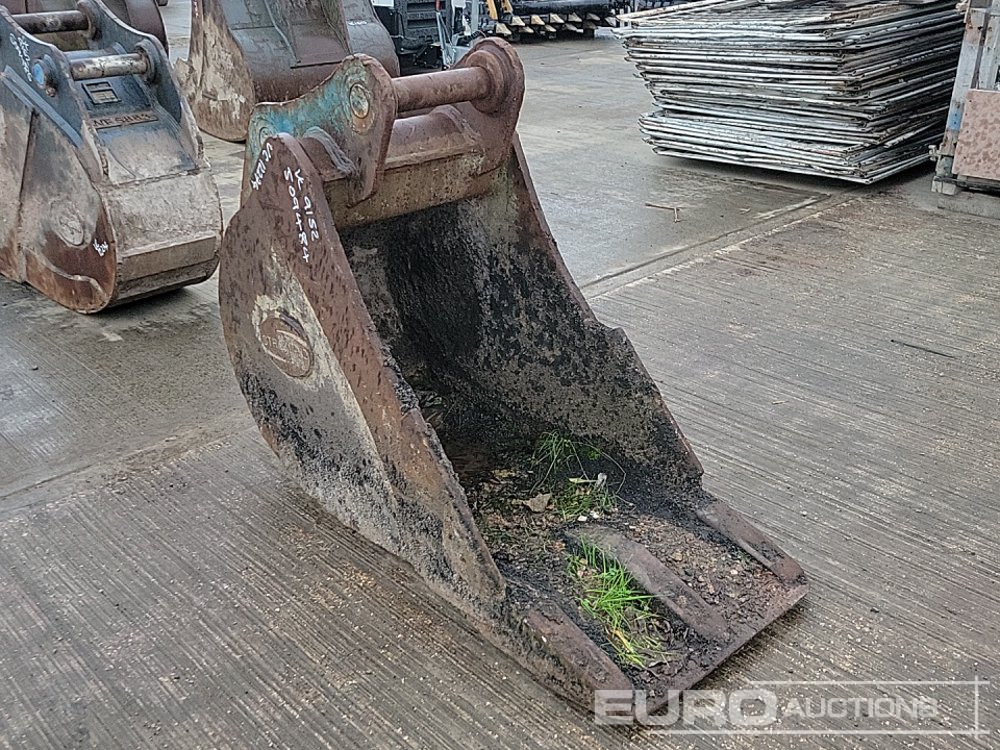 Strickland 24" Digging Bucket 65mm Pin to suit 13 Ton Excavator - Bucket: picture 1 Strickland 24" Digging Bucket 65mm Pin to suit 13 Ton Excavator - Bucket: picture 1