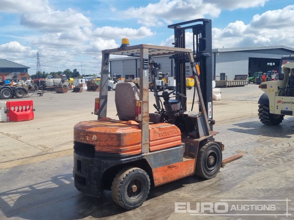 Toyota Diesel Forklift, 2 Stage Mast, Side Shift, Forks - Forklift: picture 5 Toyota Diesel Forklift, 2 Stage Mast, Side Shift, Forks - Forklift: picture 5