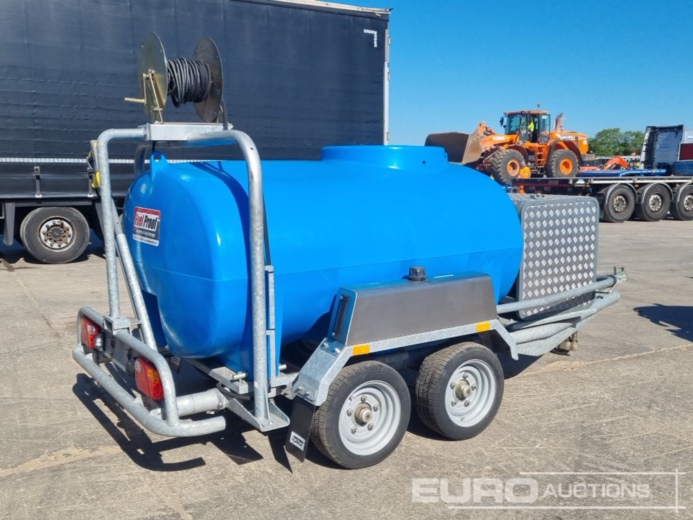 Unused Fuel Proof 2000 Litre Twin Axle Plastic Water Bowser, Karcher Petrol Hot Wash Pressure Washer, Honda Engine - Pressure washer: picture 5 Unused Fuel Proof 2000 Litre Twin Axle Plastic Water Bowser, Karcher Petrol Hot Wash Pressure Washer, Honda Engine - Pressure washer: picture 5