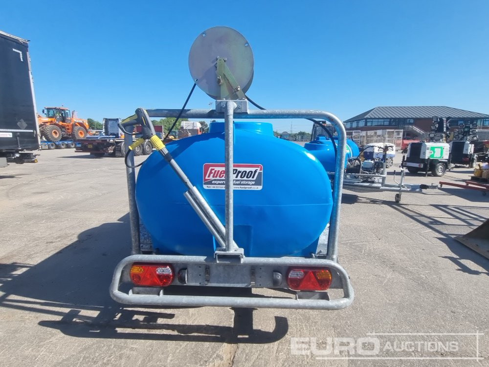 Unused Fuel Proof 2000 Litre Twin Axle Plastic Water Bowser, Karcher Petrol Hot Wash Pressure Washer, Honda Engine - Pressure washer: picture 4 Unused Fuel Proof 2000 Litre Twin Axle Plastic Water Bowser, Karcher Petrol Hot Wash Pressure Washer, Honda Engine - Pressure washer: picture 4