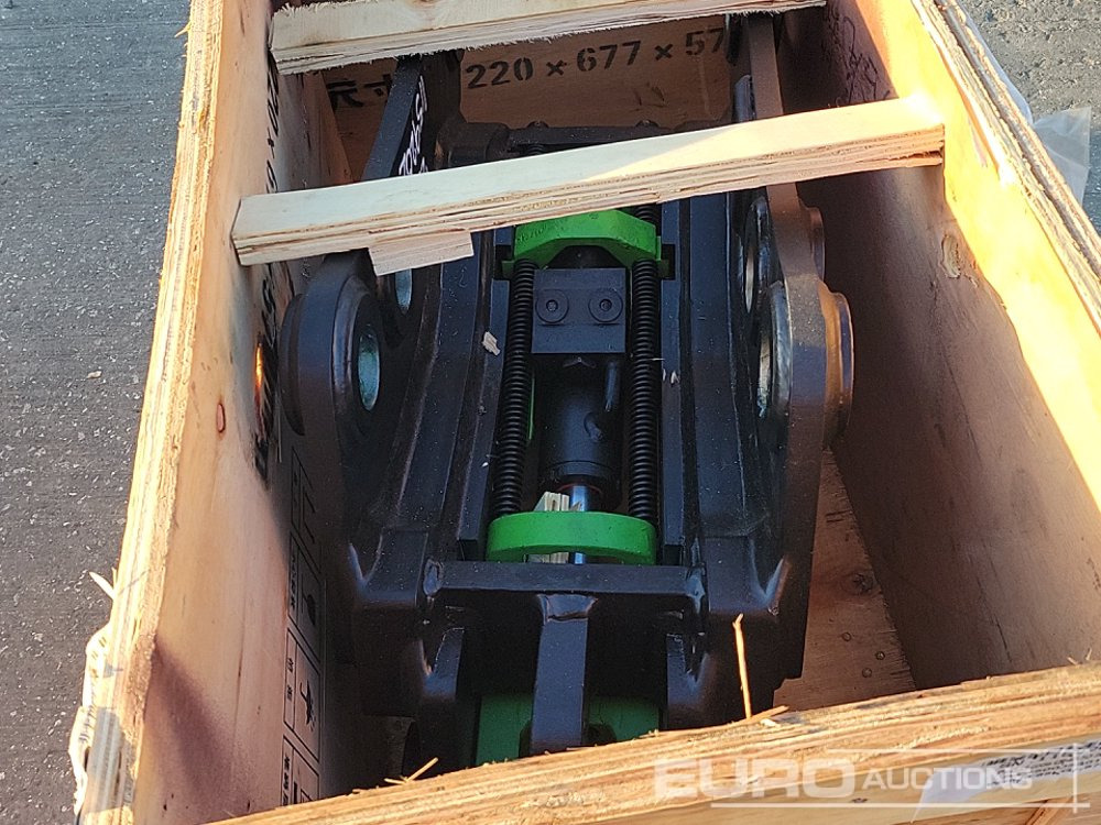 Unused Geith Hydraulic Double Lock Quick Hitch 45mm Pin to suit 4-6 Ton Excavator - Quick coupler: picture 4 Unused Geith Hydraulic Double Lock Quick Hitch 45mm Pin to suit 4-6 Ton Excavator - Quick coupler: picture 4