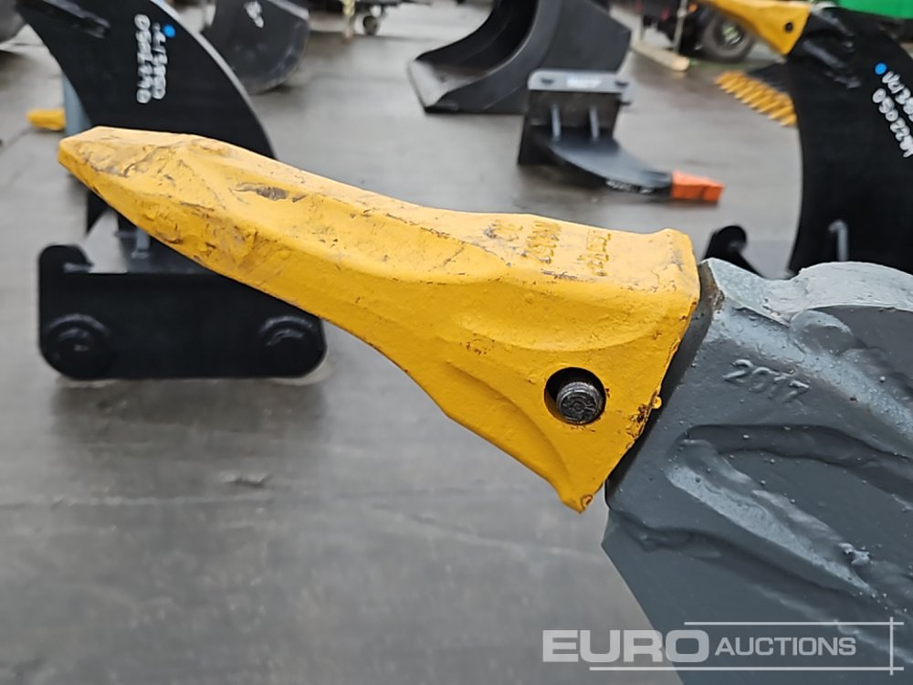 New Bucket Unused Ripper 80mm Pin to suit 20 Ton Excavator: picture 12