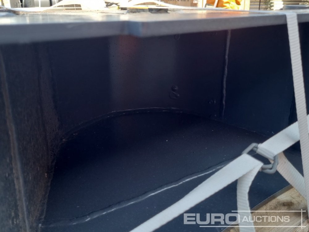 New Bucket Unused Strickland 10", 10", 10", 10" Digging Bucket 35mm Pin to suit Mini Excavator: picture 9