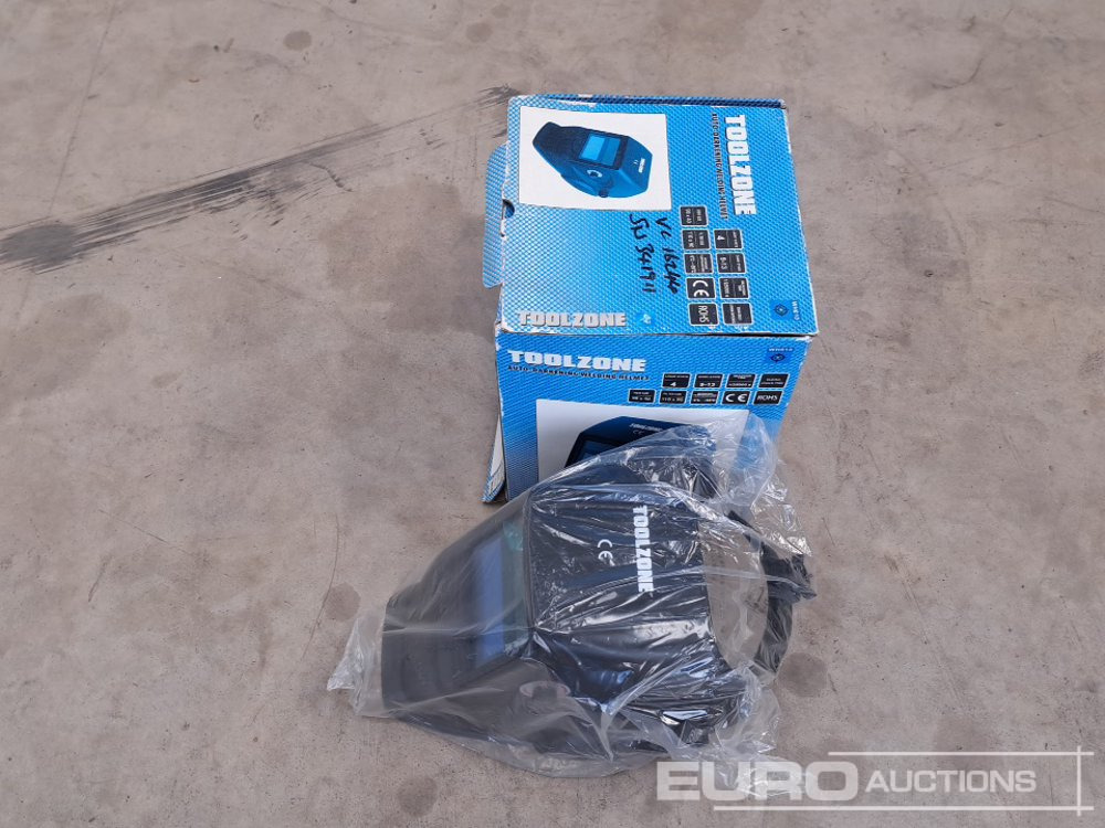 Unused Toolzone Auto Darkening Welding Helmet - Workshop equipment: picture 2 Unused Toolzone Auto Darkening Welding Helmet - Workshop equipment: picture 2