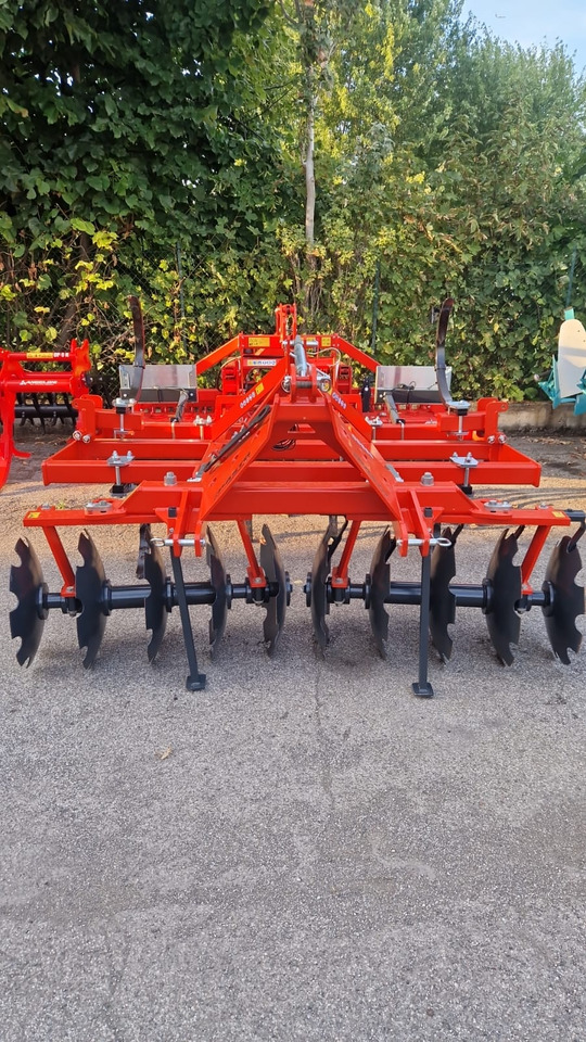 Dischiera e coltivatore chisel nuovo Pastò - Disc harrow: picture 2 Dischiera e coltivatore chisel nuovo Pastò - Disc harrow: picture 2