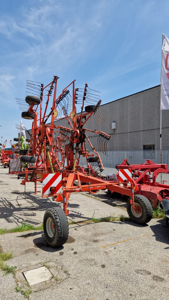 Ranghinatore usato Kuhn GA 7301 - Tedder/ Rake: picture 3 Ranghinatore usato Kuhn GA 7301 - Tedder/ Rake: picture 3