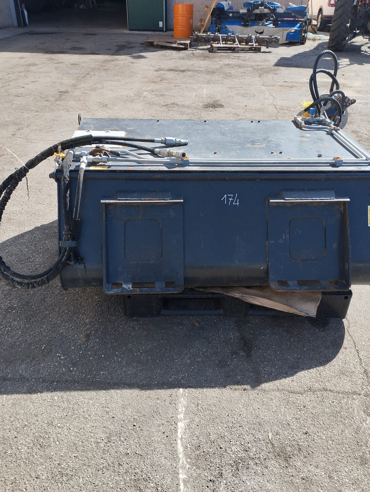 Spazzola usata per SkidLoader Marlia SPZ50 - Broom: picture 3 Spazzola usata per SkidLoader Marlia SPZ50 - Broom: picture 3