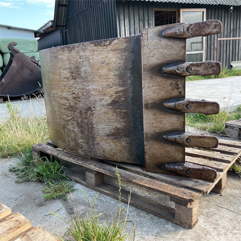 Bucket for Backhoe loader ABC 70cm: picture 11