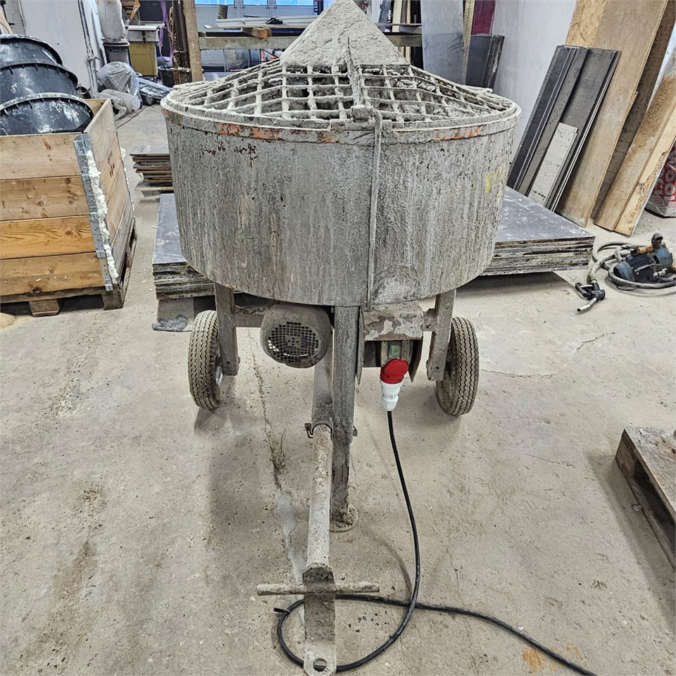 ABC BOMA Borup Andersens Maskinfabrik 325L UNI - Concrete mixer: picture 2 ABC BOMA Borup Andersens Maskinfabrik 325L UNI - Concrete mixer: picture 2