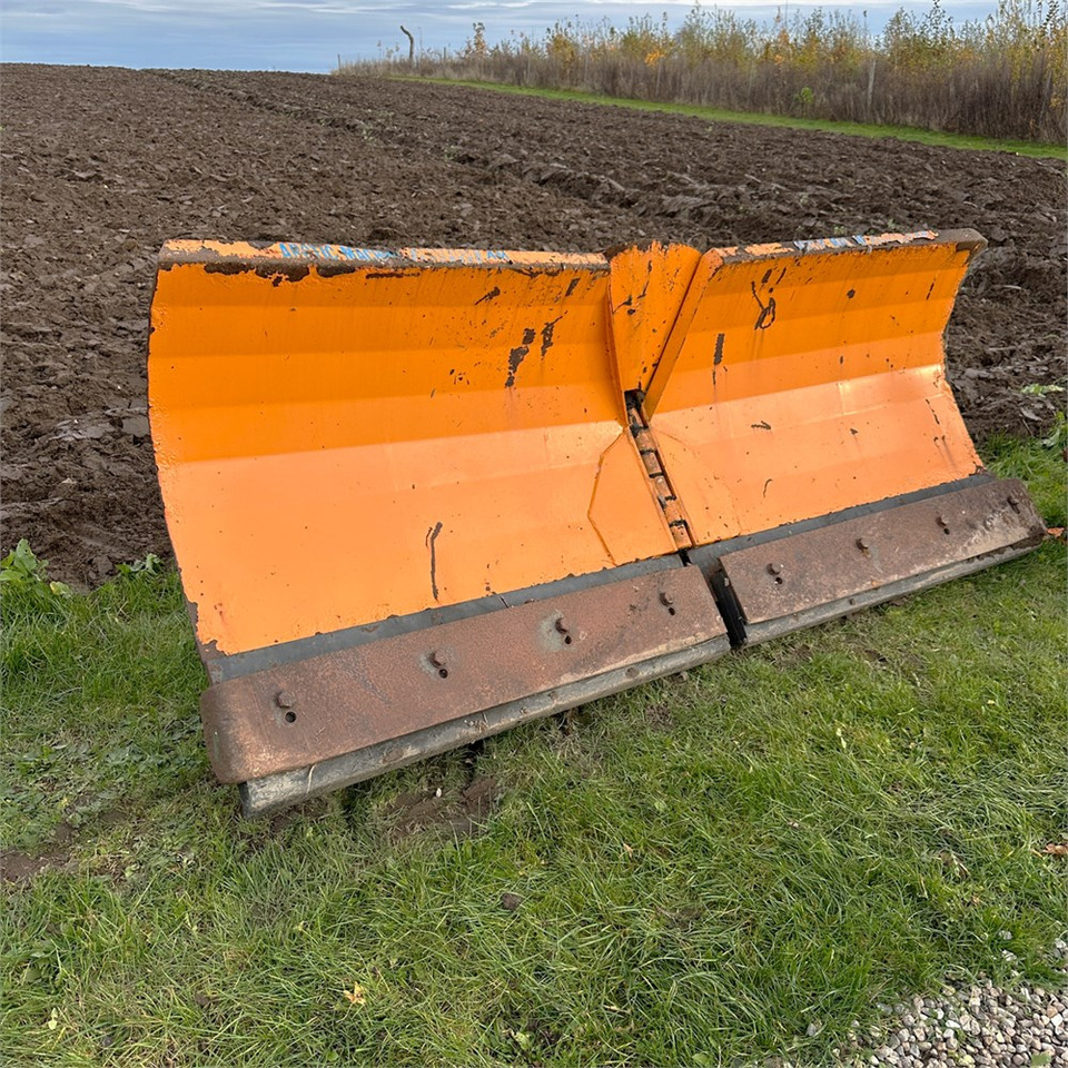 ABC Sneplov 240 cm - Sand/ Salt spreader: picture 1 ABC Sneplov 240 cm - Sand/ Salt spreader: picture 1
