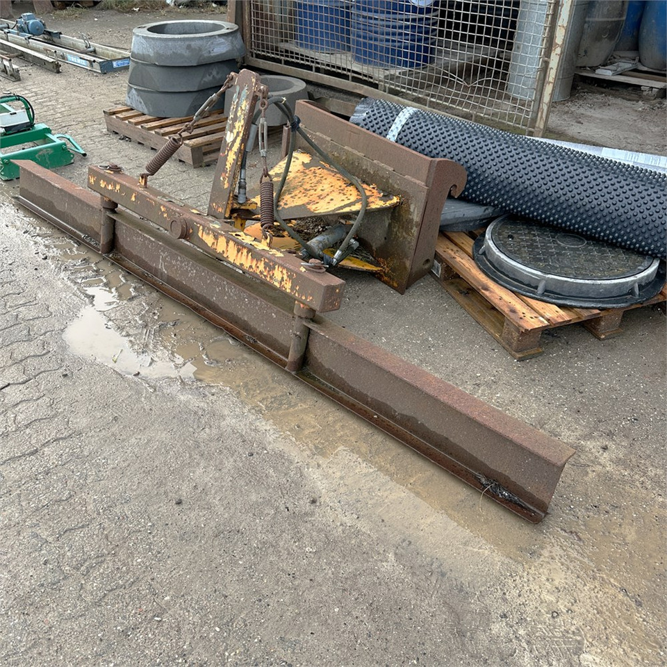 ABC Afretter / vibrator - Attachment for Construction machinery: picture 3 ABC Afretter / vibrator - Attachment for Construction machinery: picture 3