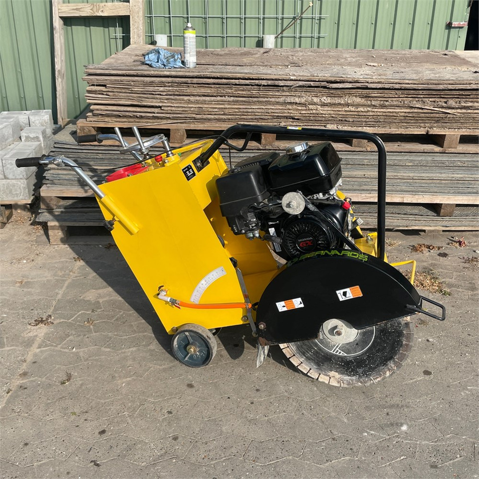 Bernards BS20-40 - Asphalt machine: picture 1 Bernards BS20-40 - Asphalt machine: picture 1