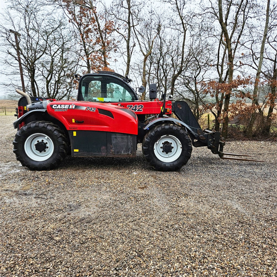 CASE IH Farmlift 742 - Telescopic handler: picture 3 CASE IH Farmlift 742 - Telescopic handler: picture 3