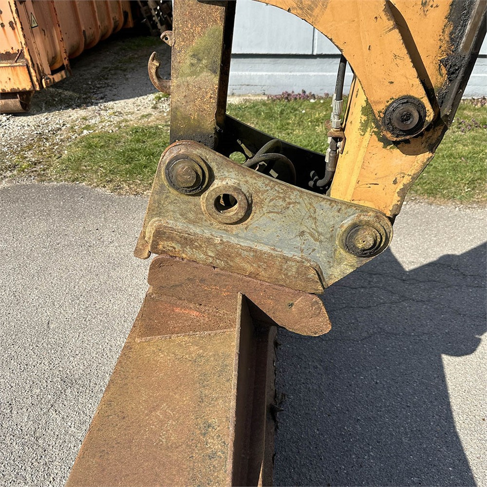 Backhoe loader Case 695SM-4PS: picture 42 Backhoe loader Case 695SM-4PS: picture 42