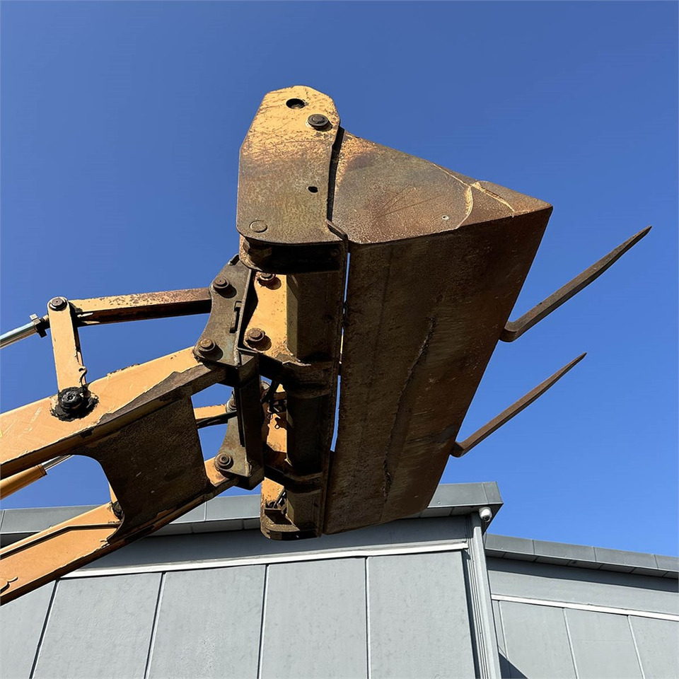 Backhoe loader Case 695SM-4PS: picture 44 Backhoe loader Case 695SM-4PS: picture 44