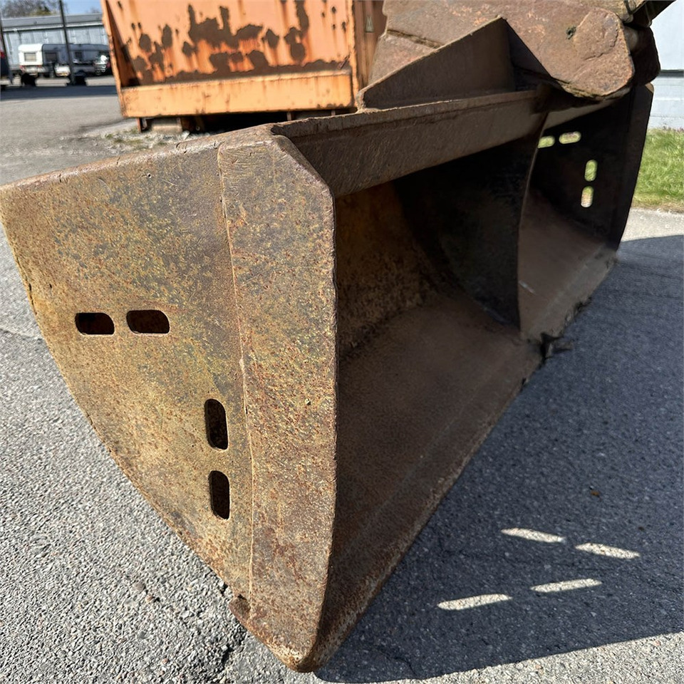 Backhoe loader Case 695SM-4PS: picture 49 Backhoe loader Case 695SM-4PS: picture 49