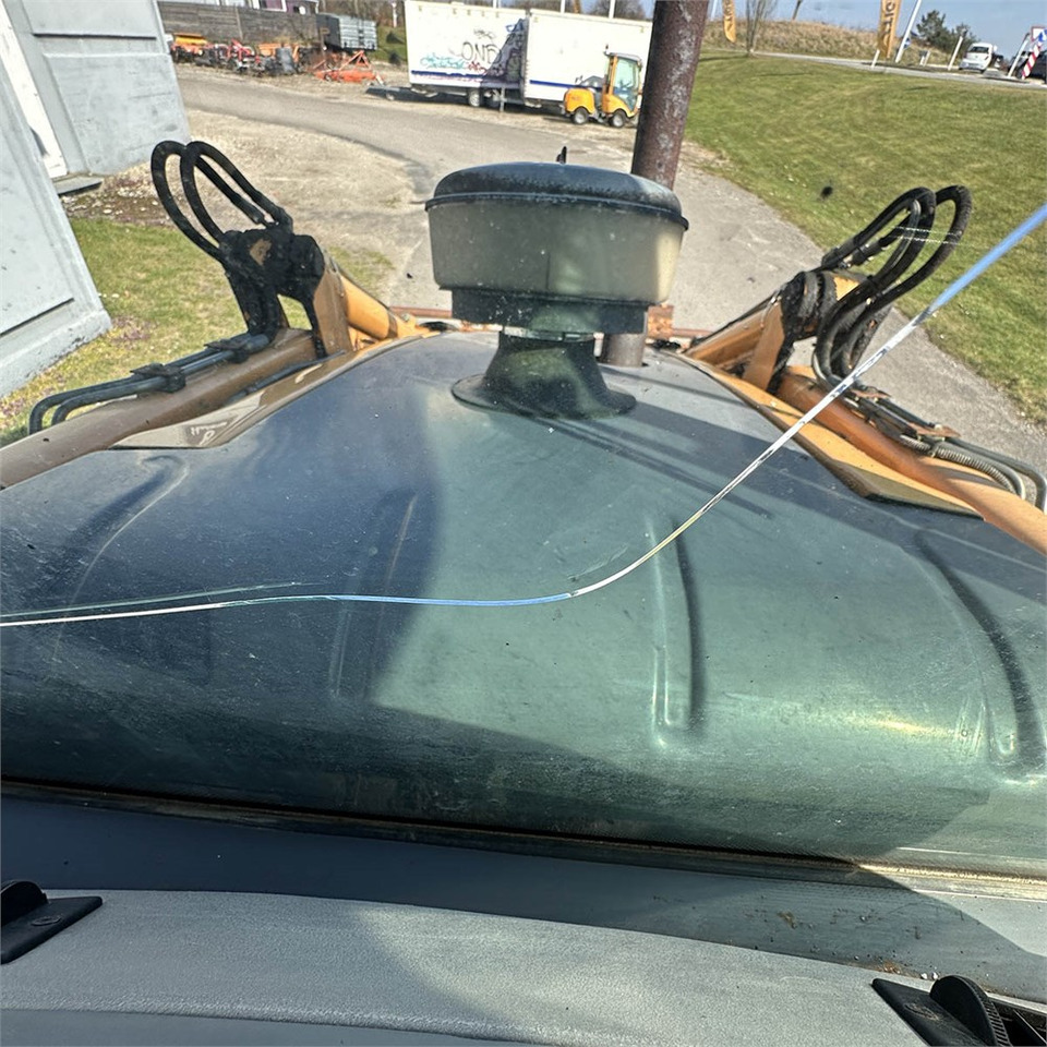 Backhoe loader Case 695SM-4PS: picture 30 Backhoe loader Case 695SM-4PS: picture 30