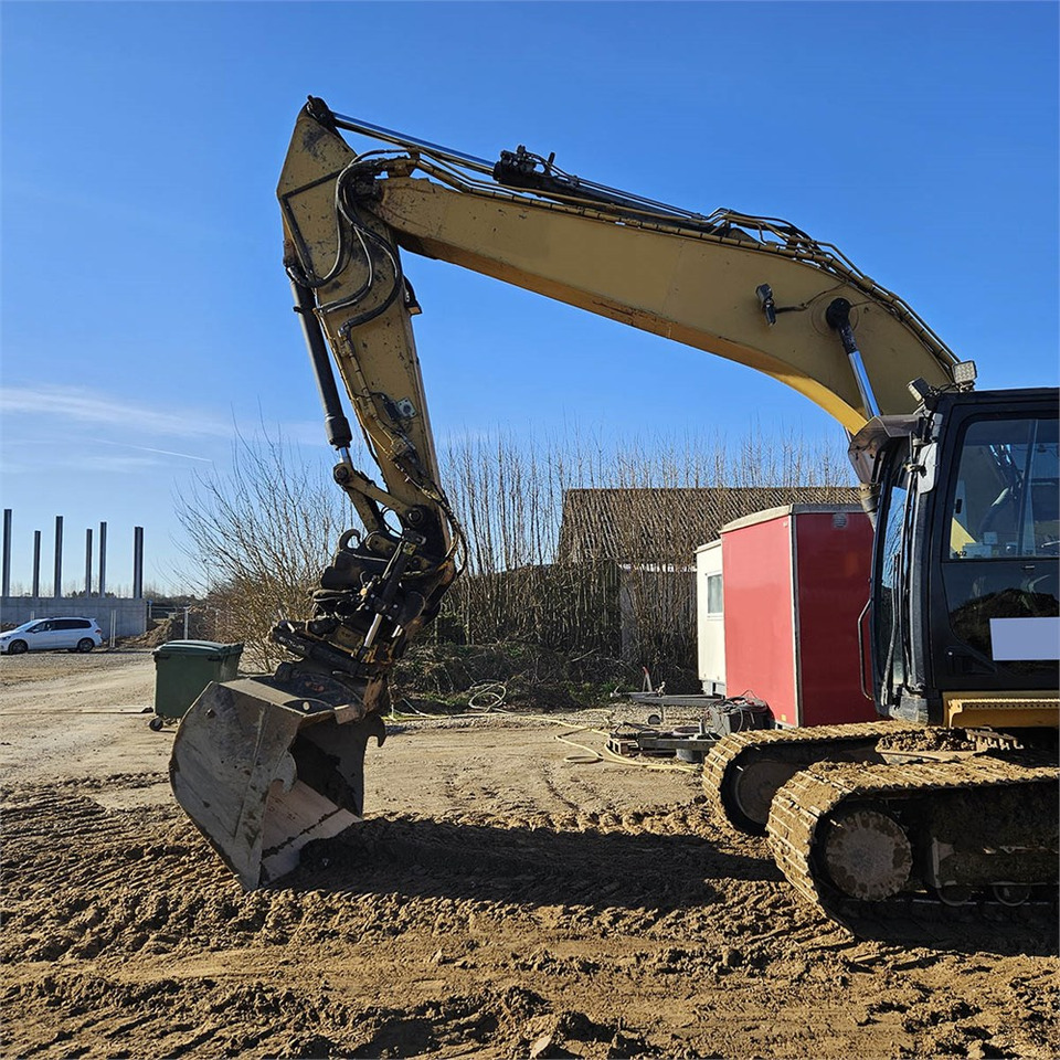 Crawler excavator Caterpillar 323 EL: picture 24