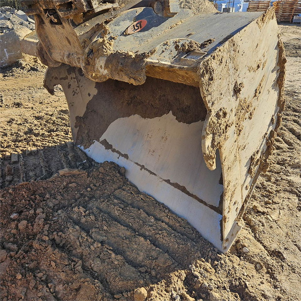 Crawler excavator Caterpillar 323 EL: picture 28