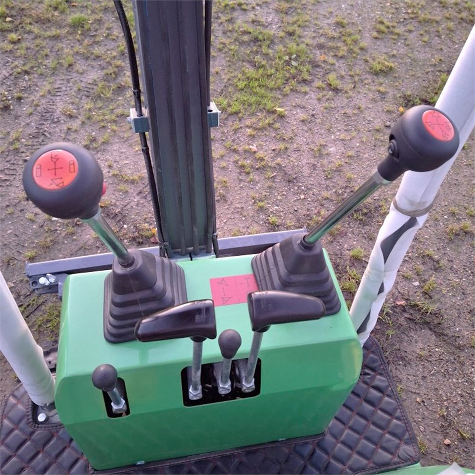 Everun ERE12E - Mini excavator: picture 5 Everun ERE12E - Mini excavator: picture 5