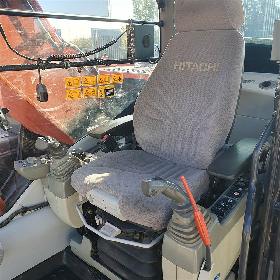 Crawler excavator Hitachi Hitachi ZX250 LC-5B: picture 14 Crawler excavator Hitachi Hitachi ZX250 LC-5B: picture 14