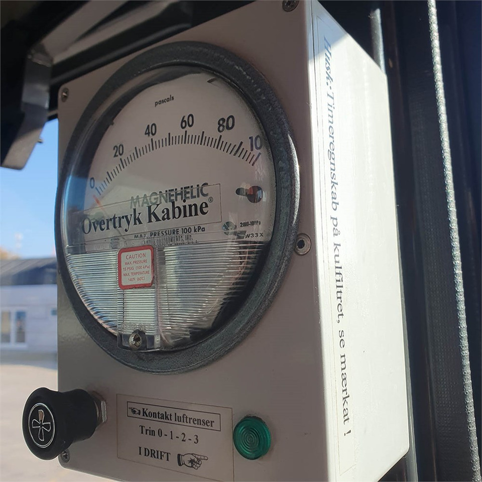 Crawler excavator Hitachi Hitachi ZX250 LC-5B: picture 31 Crawler excavator Hitachi Hitachi ZX250 LC-5B: picture 31