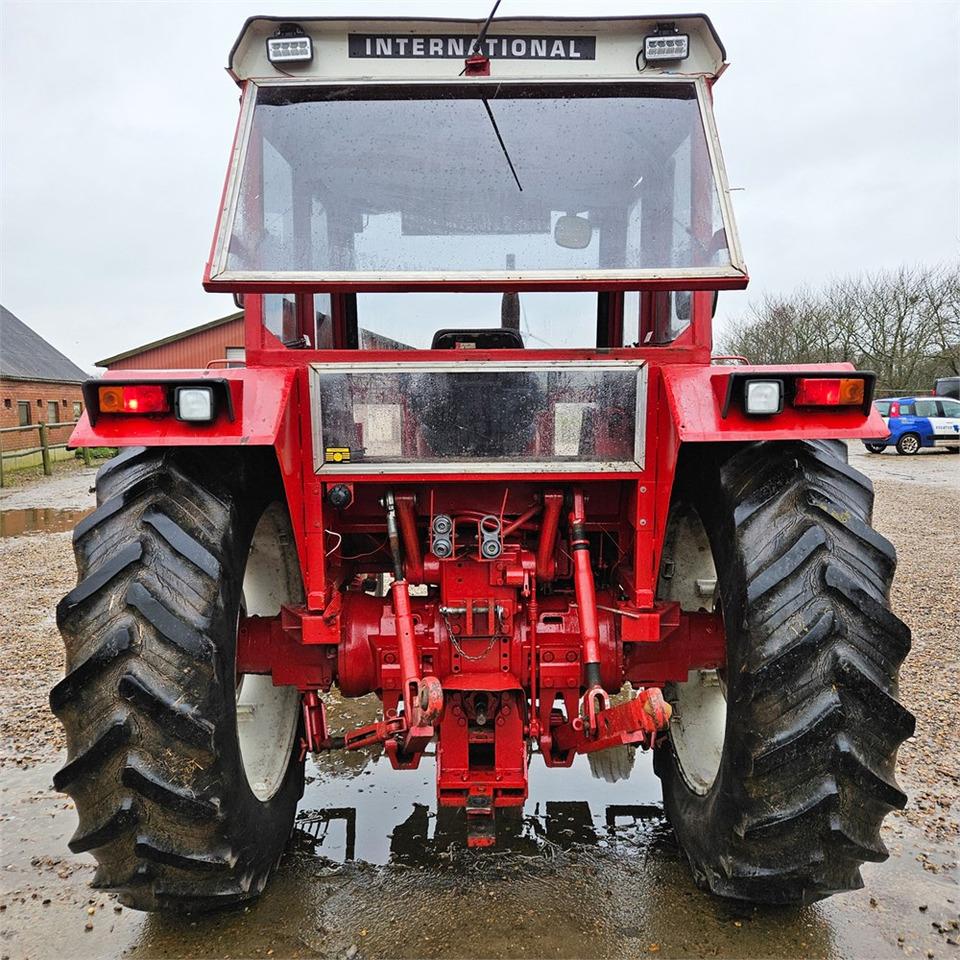 International IH 946 - Farm tractor: picture 4 International IH 946 - Farm tractor: picture 4